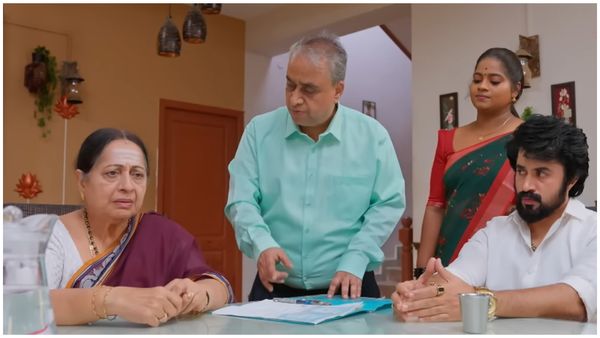 10 உயிர் போகும்.. விசாலாட்சியை மிரட்டும் கதிர்.. பயத்தில் ஜனனி.. எதிர்நீச்சல் தொடர்கிறது!