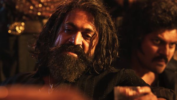 Toxic Teaser : ரத்தக் களறியாக 'டாக்ஸிக்' டீசர்.. கேஜிஎஃப்-ஐ மிஞ்சும் வகையில் யஷ்ஷின் அதிரடி ஆட்டம்