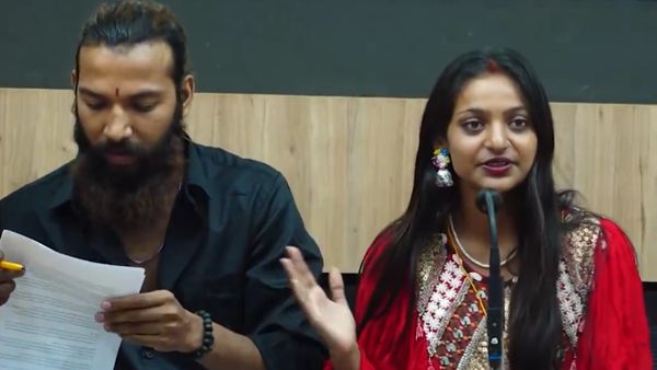 எங்க திருமணம் இந்து முறைப்படி தான் நடந்தது.. இது ’லவ் ஜிகாத்’ இல்லை.. கும்பமேளா மோனலிசா விளக்கம்!