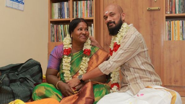 3 வயது மூத்த பெண்.. 20 வருட திருமண வாழ்க்கை.. மனைவி குறித்து எமோஷனல் போஸ்ட் போட்ட நந்தன் இயக்குநர்!