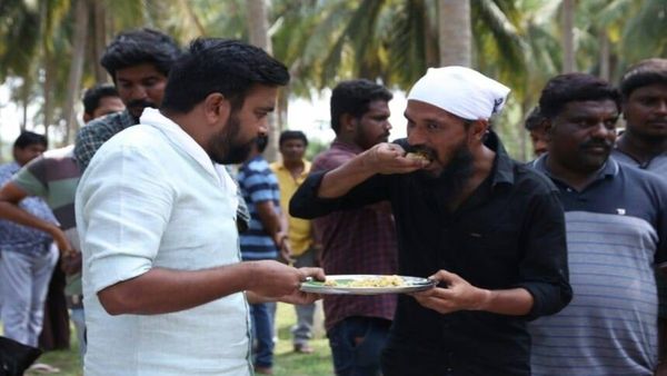 சசிகுமார் அவ்வளவுதான் என்று சொன்னார்கள்.. உச்சக்கட்டமாக புகழும் இரா.சரவணன்