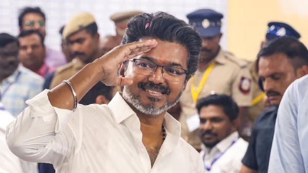 என் நெஞ்சில் குடியிருக்கும் அனைவருக்கும் நன்றி.. எல்லா விஷயத்தையும் அழகா அடுக்கிட்டாரே விஜய்!