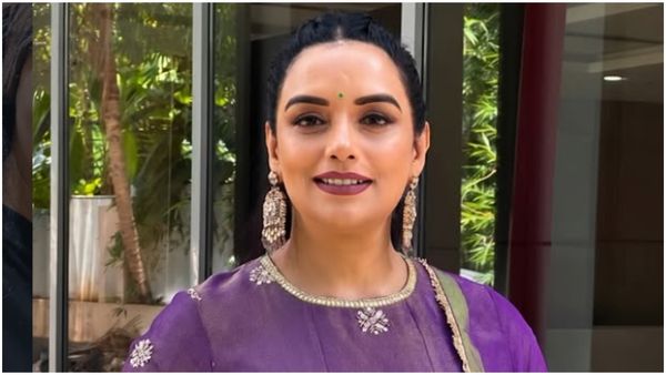 இனி பொம்மையாக இருக்க மாட்டேன்.. மலையாள நடிகர் சங்கத் தலைவர் சுவேதா மேனன் ராஜினாமா.. நள்ளிரவில் மோதல்
