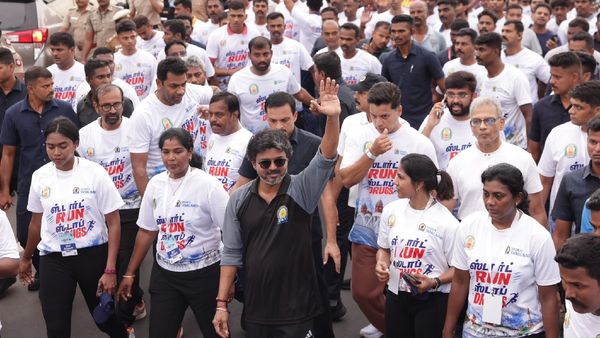 மாரத்தானில் மாஸ் காட்டிய CM விஜய்.. ஒரே பாராட்டு மழையா இருக்கே.. அந்த நடிகர் என்ன சொன்னாரு தெரியுமா?