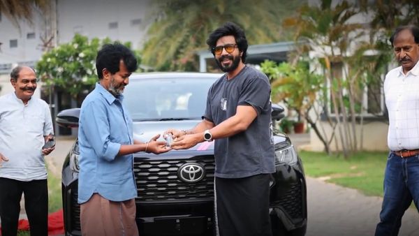 செல்ல அய்யாவுவின் நட்பு & விஸ்வாசத்திற்கு விஷ்ணு விஷால் கொடுத்த கார்.. அடேங்கப்பா இத்தனை லட்சங்களா?
