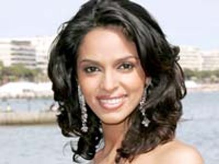 'అనార్కలి'గా సెక్స్ బాంబు...