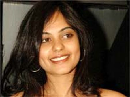 ఆమె చాలా ఓపెన్ టైప్..