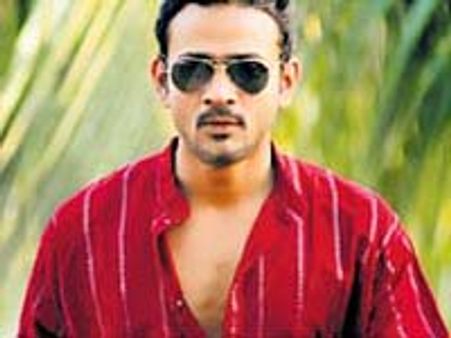 మెంటల్ హాస్పటిల్ లో చేరిన నిర్మాత