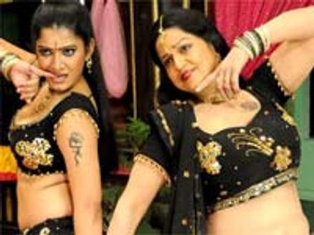 పాడింగ్ తీసేసి పండుగ చేసిన ఆమె