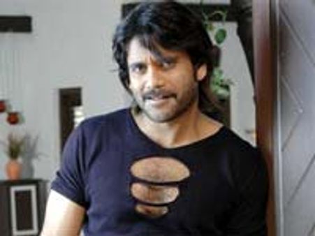 నాగ్ ఖర్చుతో అల్లు అర్జున్ సెట్