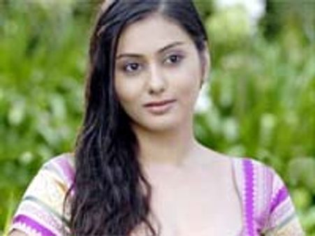 అదేంటో నమితకు ఎప్పుడూ ఆ గోలే