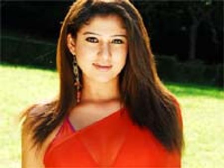 నెట్లో నయనతార మసాజ్ వీడియా