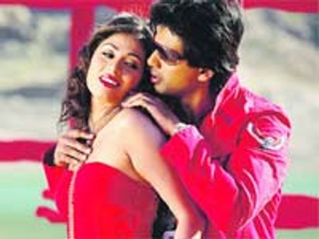 'ఎవడిగోలవాడిదే' చిత్రం లో సదా!