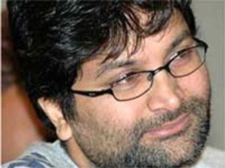 మళ్ళి త్రివిక్రమ్ రచయితగానే