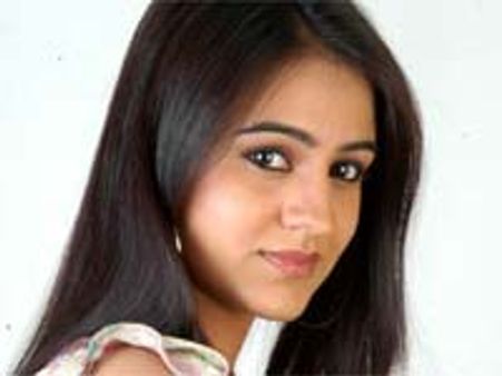 'యువత' గెలుపు(ట్రేడ్ టాక్)