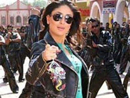 ఛాన్స్ కోసమే ఆ హీరోయిన్స్..