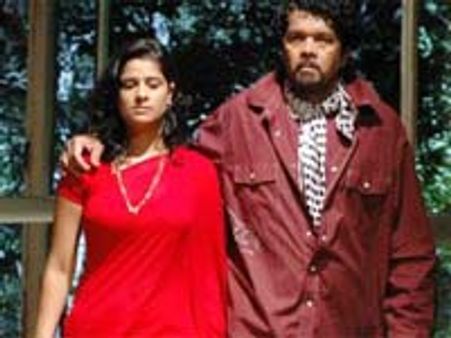 త్రిష డేట్స్ దొరక్కే..మెంటల్ కృష్ణ