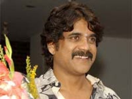 'కింగ్'కి కీళ్ళ నొప్పులా!?