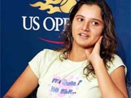 పోలీసులకు సానియా మీర్జా బాకీ