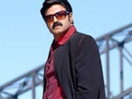 చిరంజీవికి బాలయ్య చురక