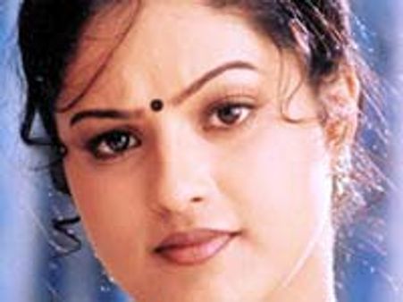 రాశి,ఇంద్రజలకు చిరు ఎడ్వైజ్?