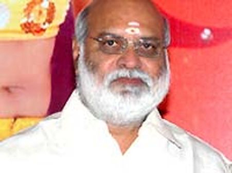 కె.రాఘవేంద్రరావుకు హైకోర్టు నోటీసులు