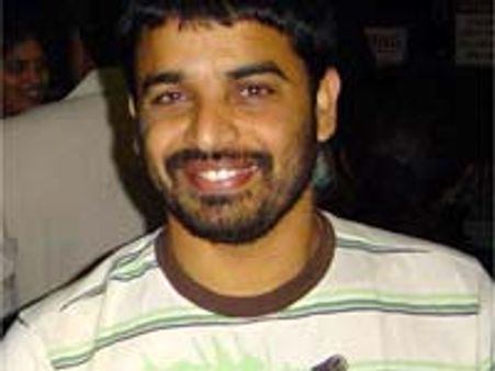 'కొత్త బంగారు లోకం' చిక్కులు