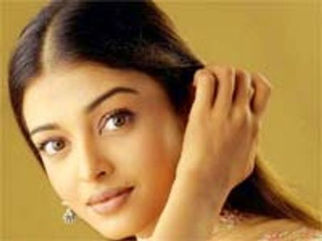 ఎన్నికల బరిలో ఐశ్వర్యారాయ్!!