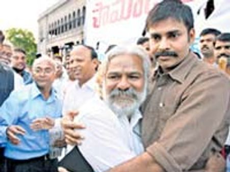 పవన్ ను ఏడ్పించిన పాట