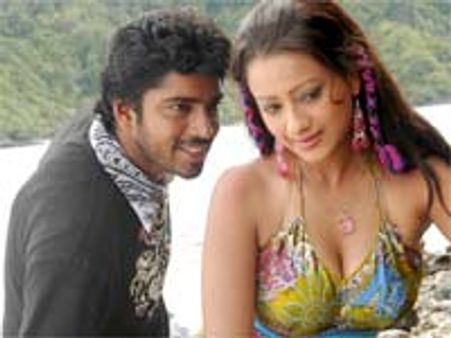 ఎన్టీఆర్ 'రాఖీ'ని కామిడీ చేస్తే..