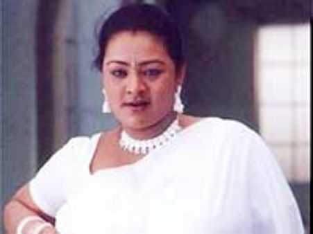 షకీలాని కోరుకున్న హీరోలు..