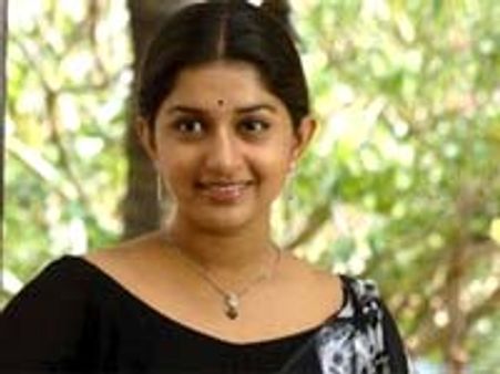 అప్పుడు మీరా భోరున ఏడ్చింది