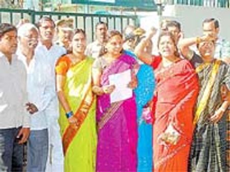 నంది వెనక్కి తీసుకోవాలి