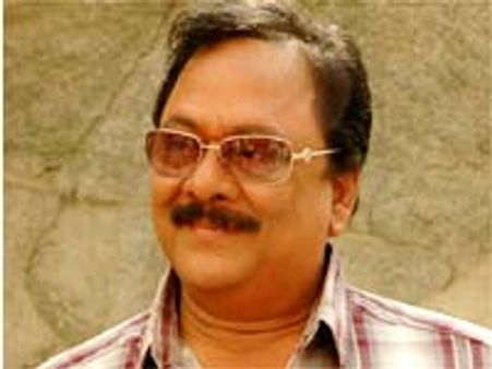 చిరుపై కృష్ణంరాజు కామెంట్