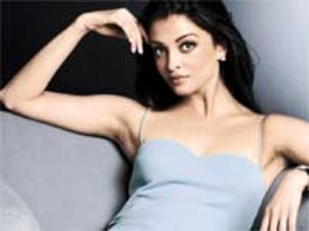 హిందీ అరుంధతిగా ఆమె?