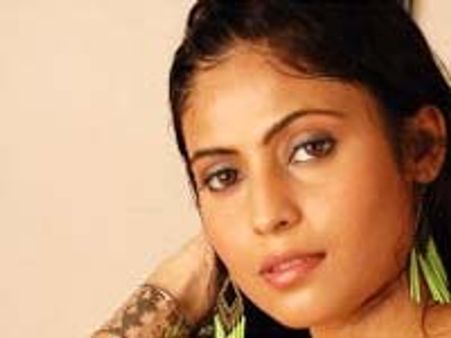 రవితేజ తమ్ముడుతో ఆమె?