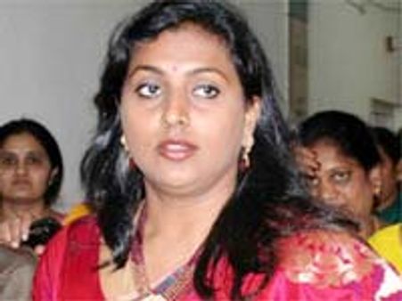 చిరంజీవికి దమ్ముంటే...రోజా