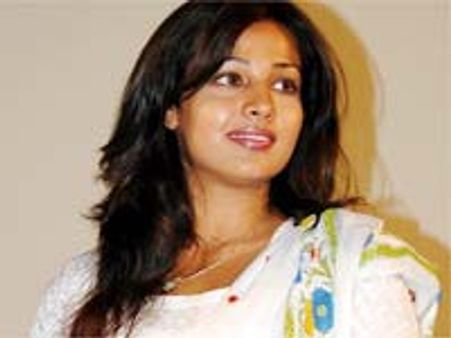 లక్స్ పాపనీ ..ఓ లుక్కేయండి