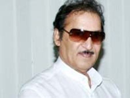 మమ్మల్ని రోడ్డుపైకి లాగొద్దు