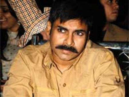 పోటీలేదు..నటుడిగానే: పవన్‌