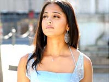 చారిత్రిక పాత్రలో అనూష్క?