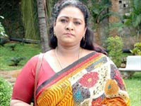 టీడీపీలోకి ఆ సెక్స్ బాంబా?