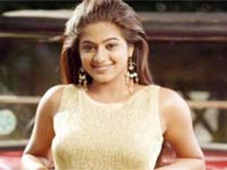 ప్రియమణీ..పబ్బులో ఆ పనా?