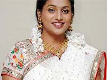 ఎన్టీఆర్ కి భయపడే చిరు: రోజా