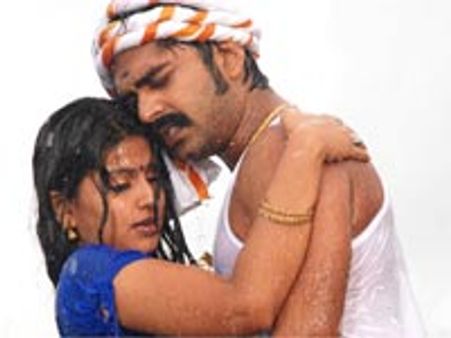 'మావాడు'లో స్నేహ అందాల ఆరబోత