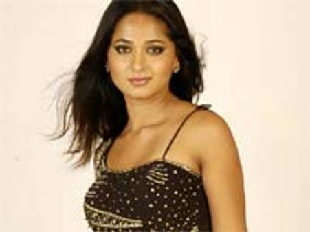 'బొమ్మాళి'కి జనం తిట్లు