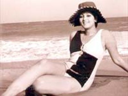 బికినీలో జయసుధ