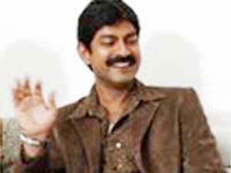 రిలీజ్ కి అడ్డం పడ్తున్న హీరో?