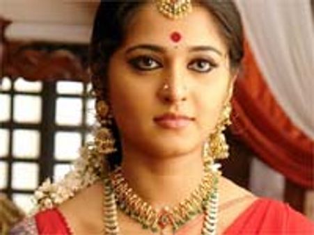 హీరోయిన్ వేటలో అరుంధతి?