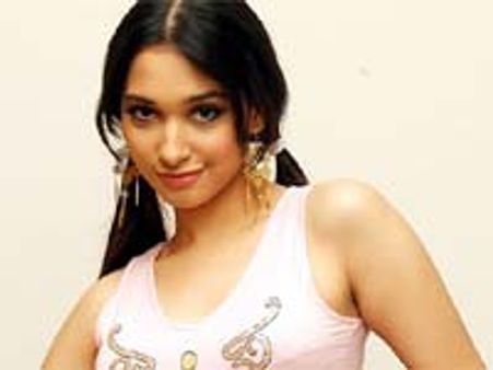 స్టార్ హీరోకు తమన్నా ట్విస్టు